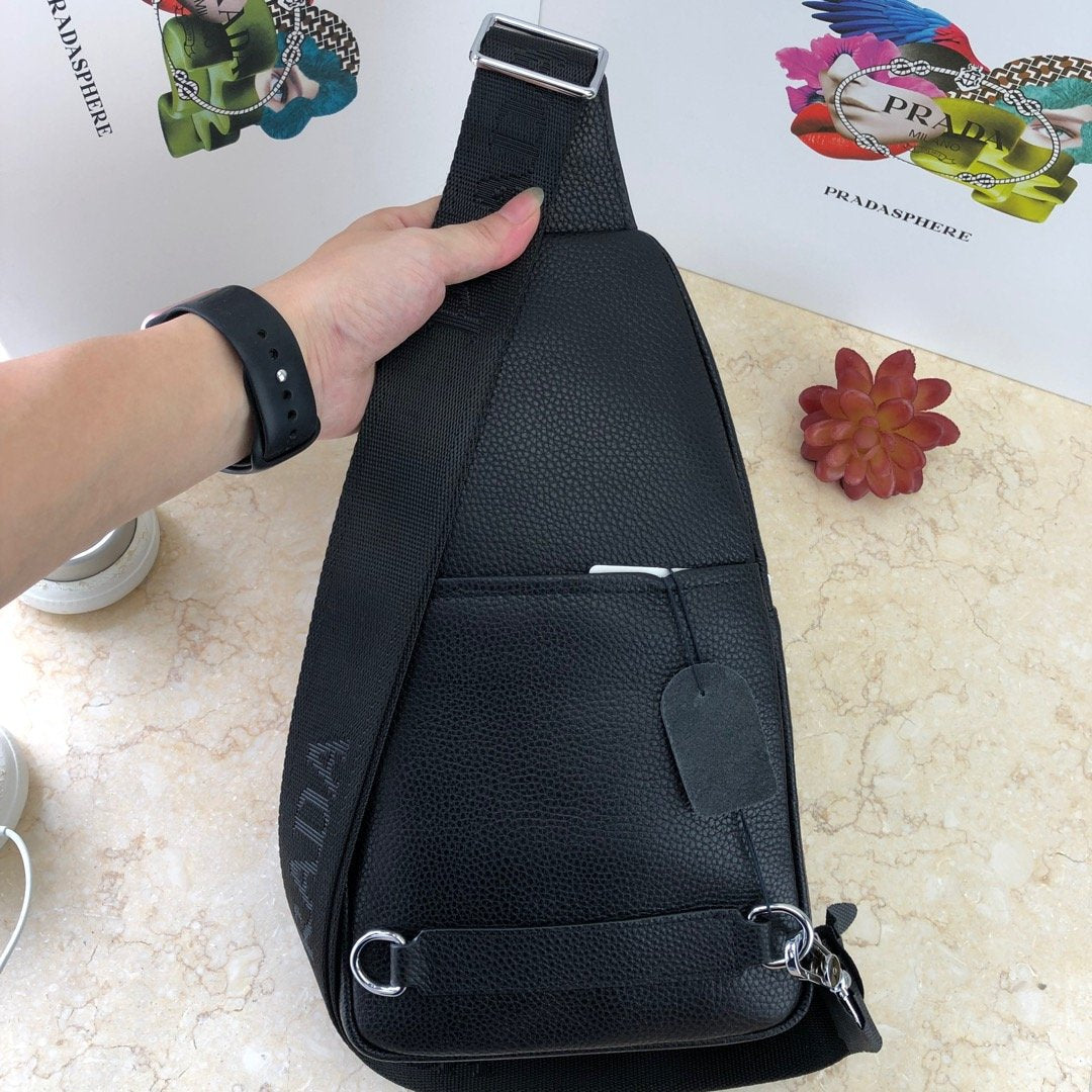 New Fashion Versatile Cowhide Chest Bag 1023121519