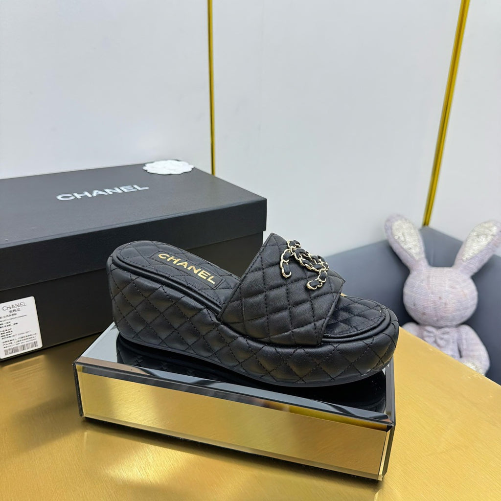 New C Logo Leather Women's ShoesXC052025041403