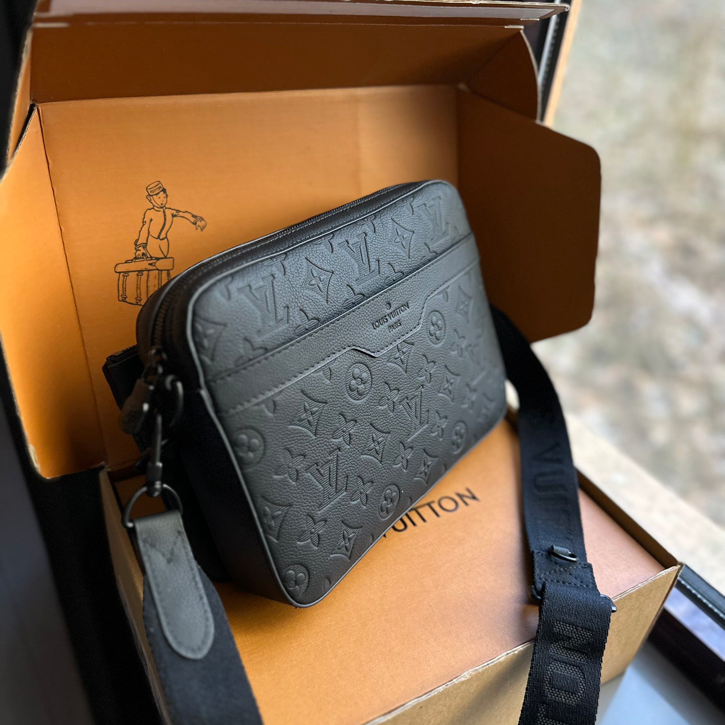 New Black Leather V Logo fashion BagsXC052023112203