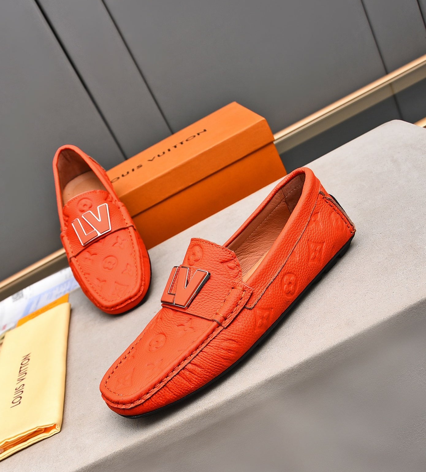 New Black V Logo Leather Handmade Men's LoafersPD052025051318