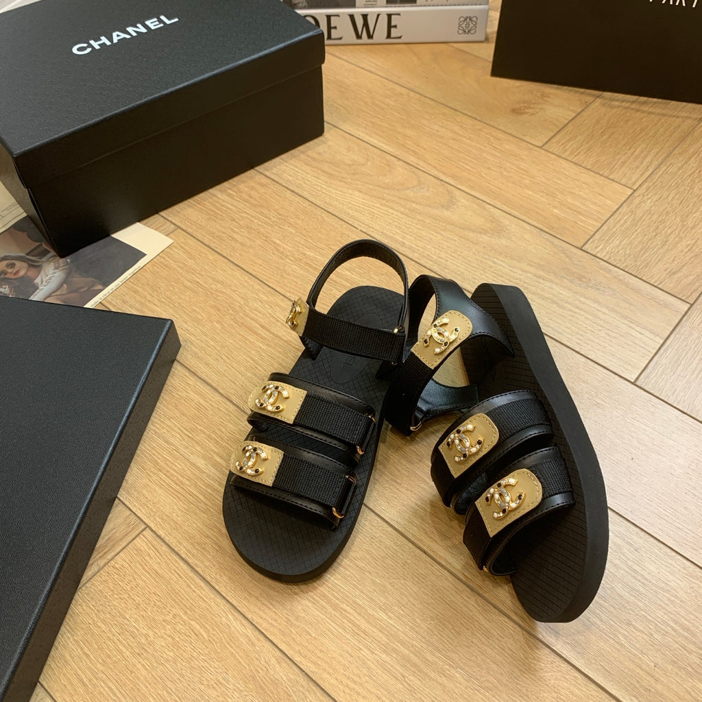 New C Logo Summer SandalsXC052025050601