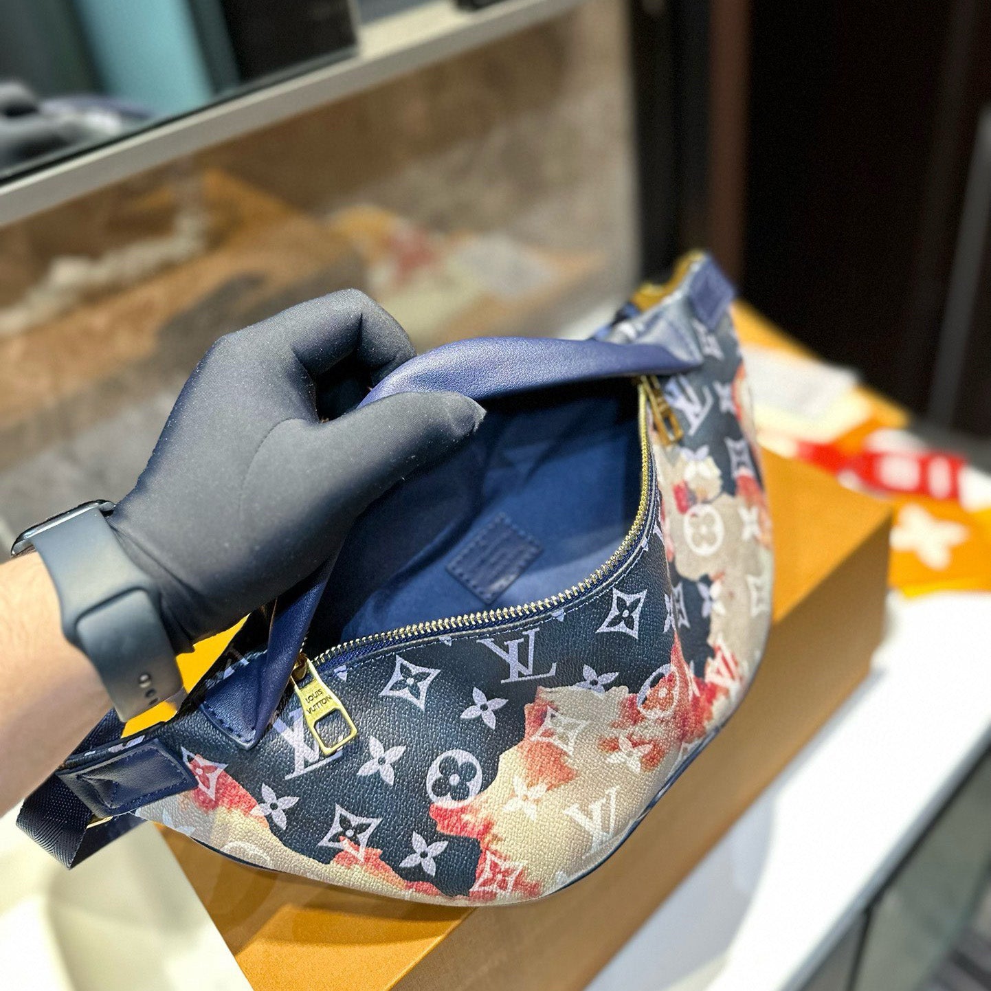 New Fashion V Logo Handmade BagsXC052024053001