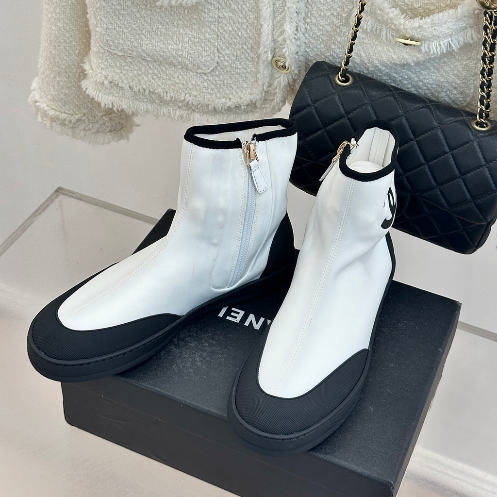 New White and Black women's shoesXC052026051102