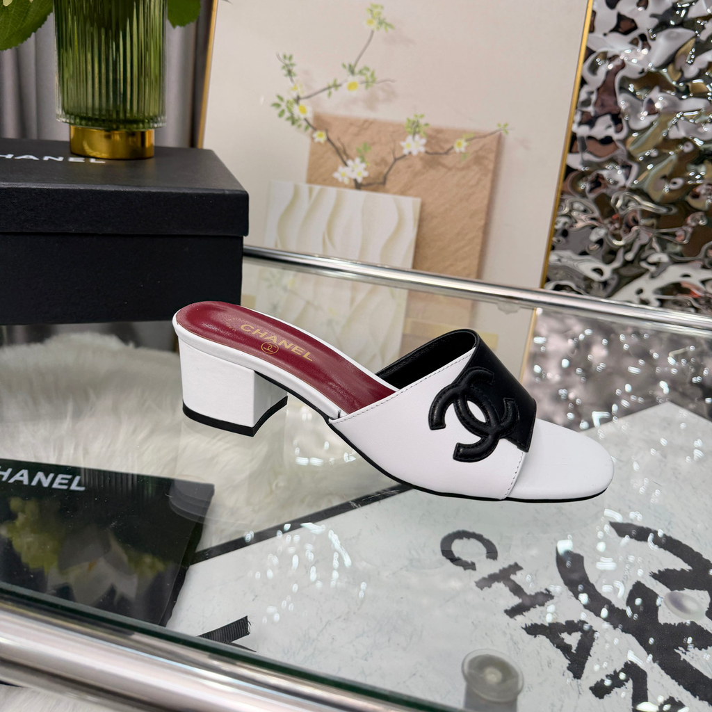 New White and Black women's shoesXC052026051101