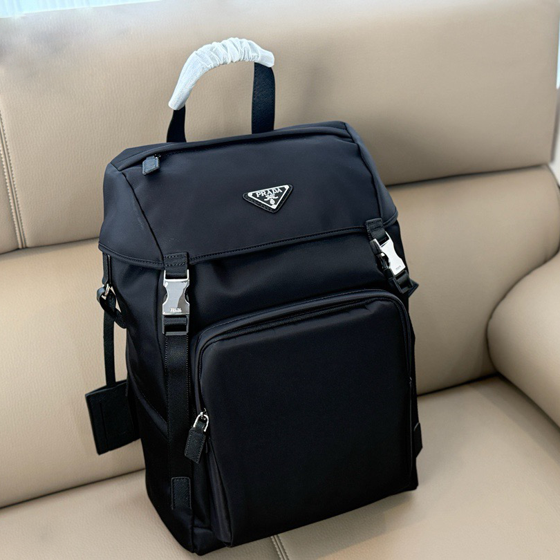 New White and Black Leather Handmade BagsXC052025010404