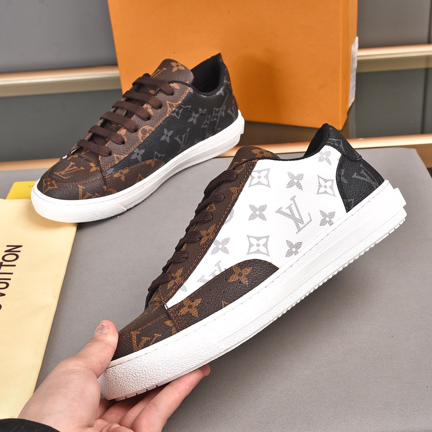 new fashion V logo men's SneakersXC052025110301