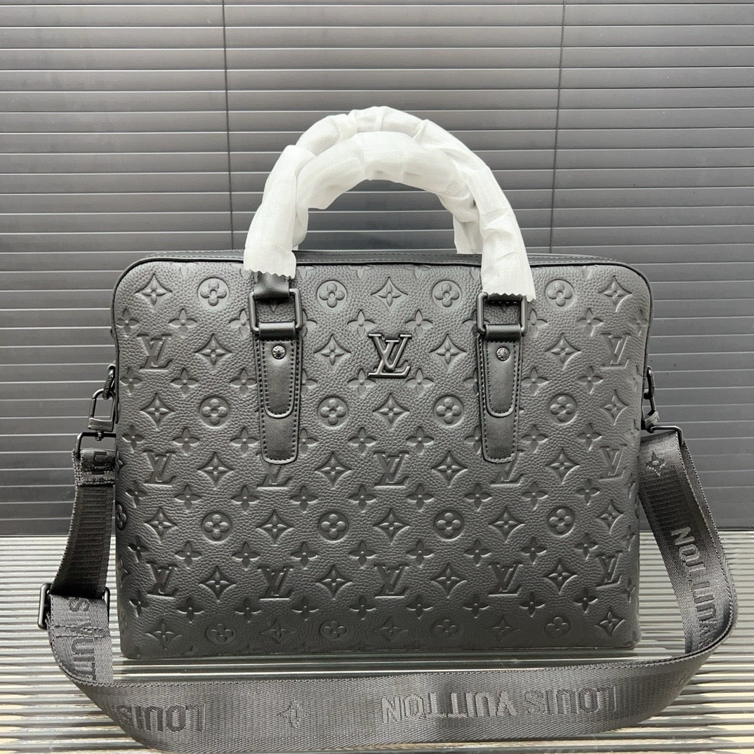 New real Leather V Logo BagsXC052025092207