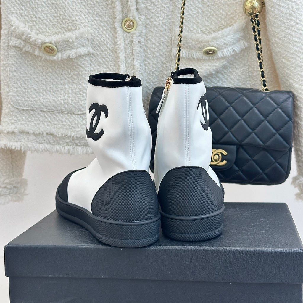 New White and Black women's shoesXC052026051102