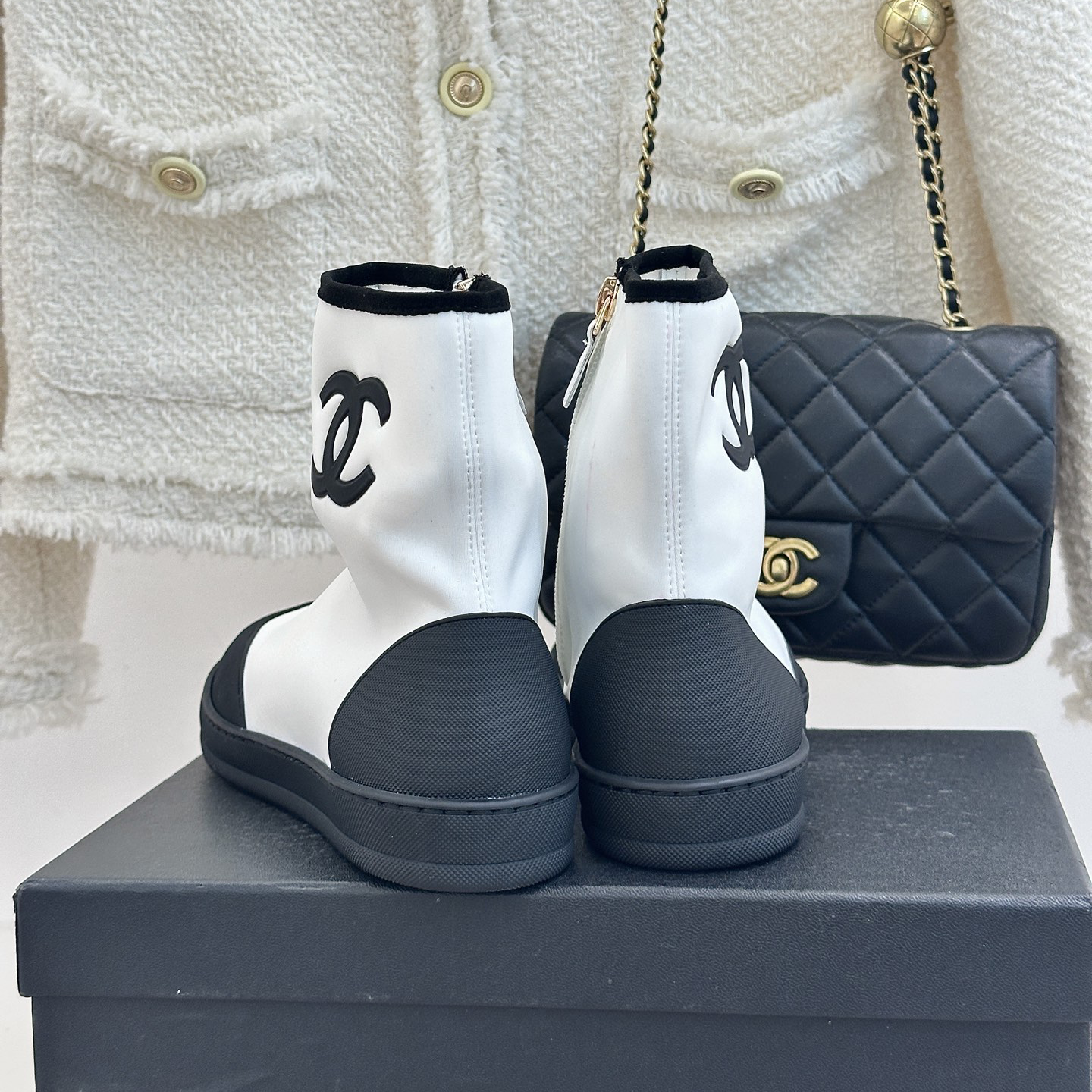 New White and Black women's shoesXC052026051102