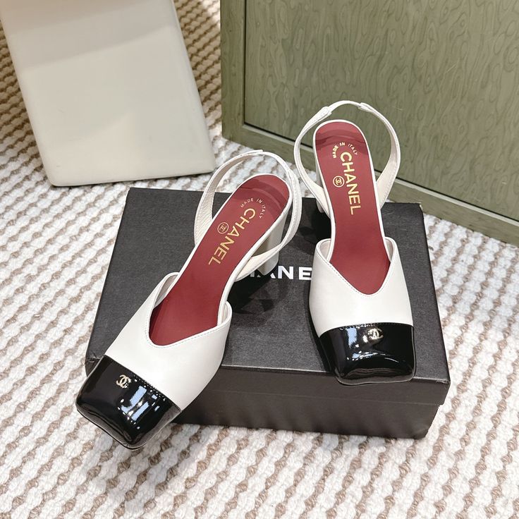 New Black and White Fashion Women's ShoesPD052026032515