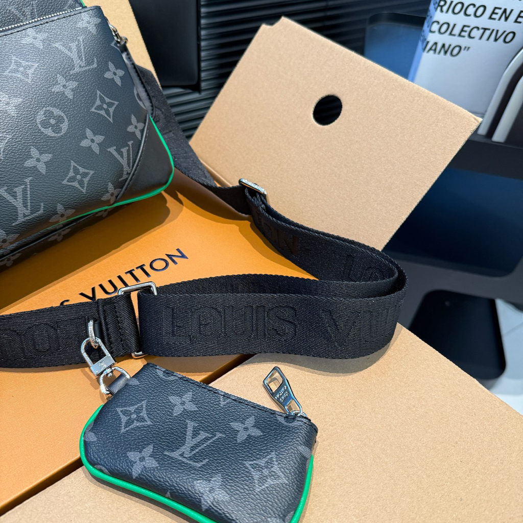 New Handmade Leather V Logo BagsXC052025072516