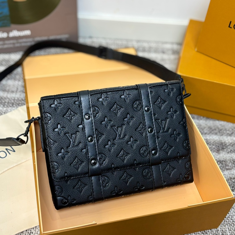 New Handmade leather V men's bagsXC052025112508