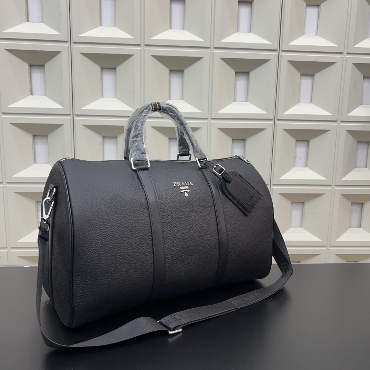 new handmade leather V Logo 46cm bagsXC052025102303