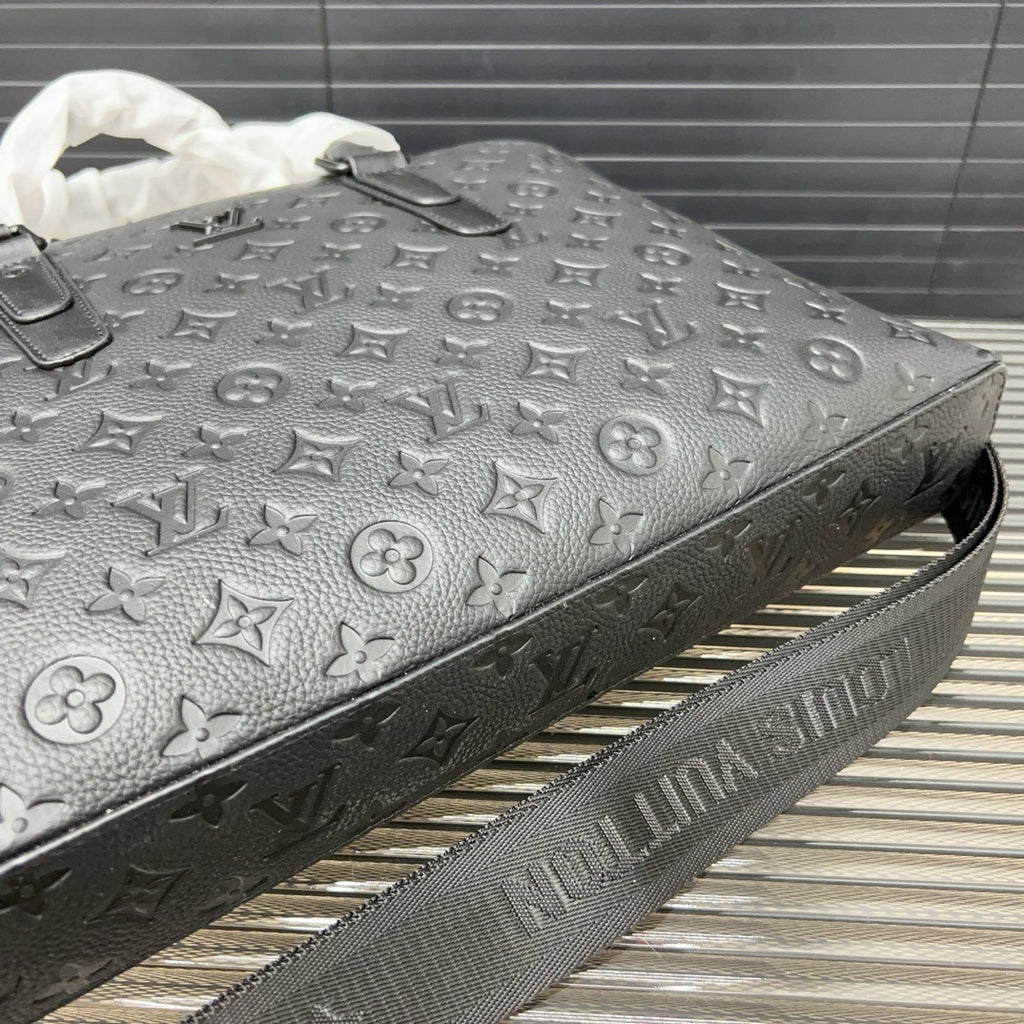 New real Leather V Logo BagsXC052025092207
